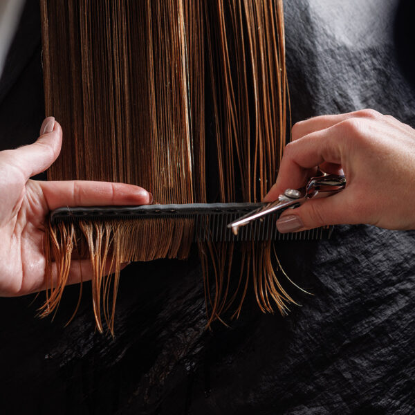 Κούρεμα μαλλιών στο Meliou Hairstylist στην Καλαμάτα